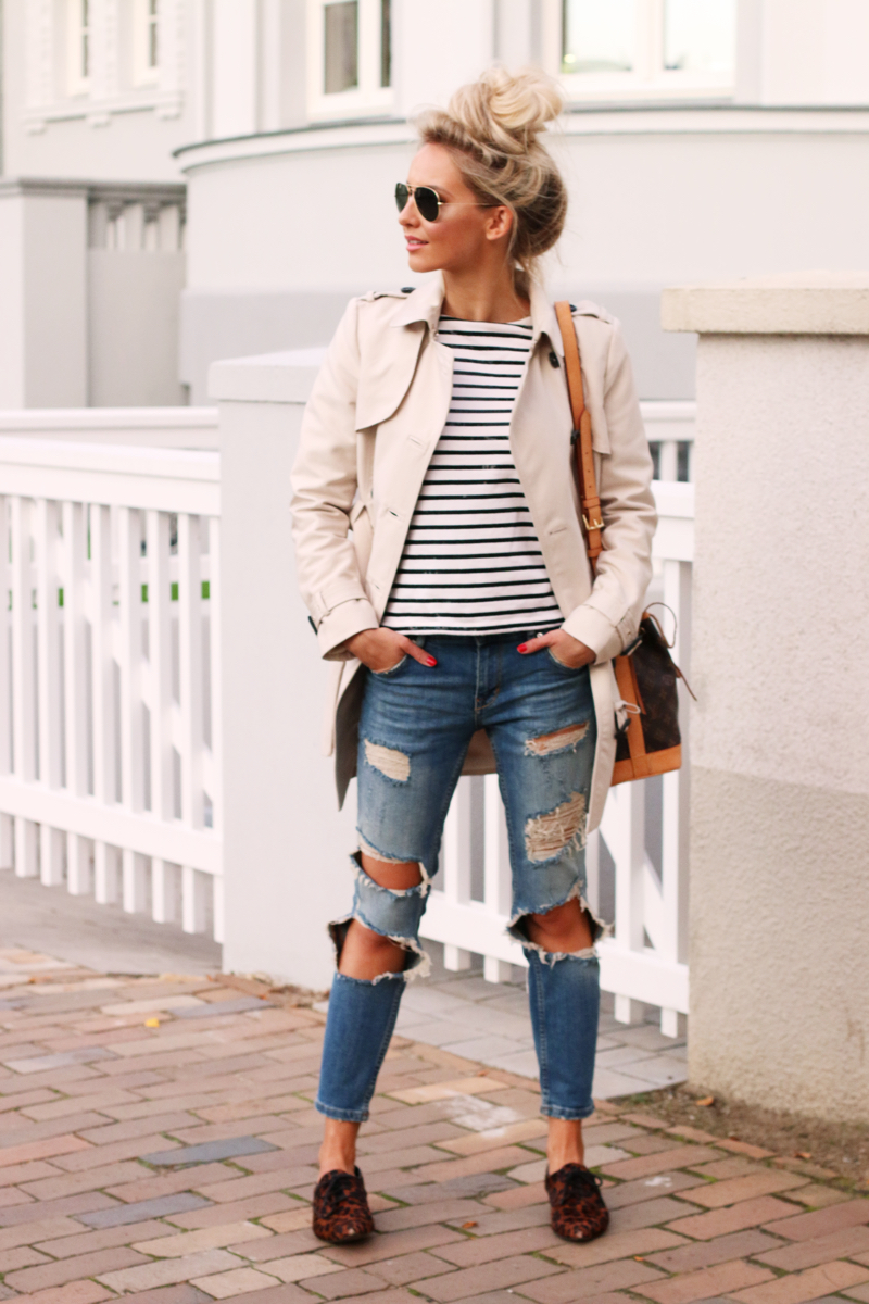 Outfit Casual Style Zara Trenchcoat Rayban Aviator Distressed Jeans Striped Shirt Joe Fresh 4